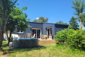 cottage-jacuzzi-web